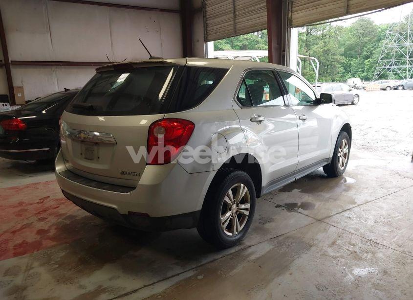 Photo 4 of 2015 Chevrolet Equinox LS (VIN 2GNALAEK3F1112646)