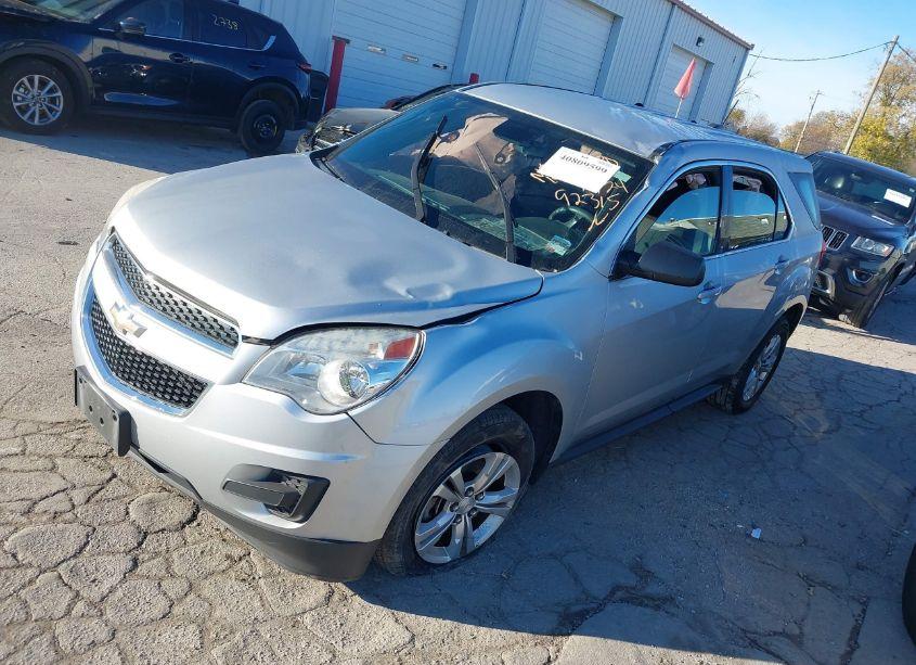 Photo 2 of 2015 Chevrolet Equinox LS (VIN 2GNALAEK3F1114087)
