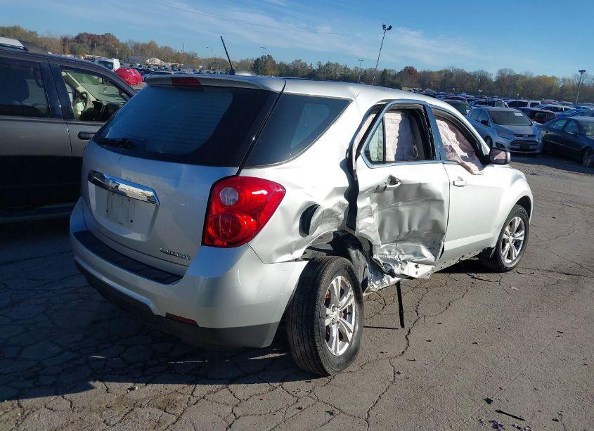 Photo 4 of 2015 Chevrolet Equinox LS (VIN 2GNALAEK3F1114087)