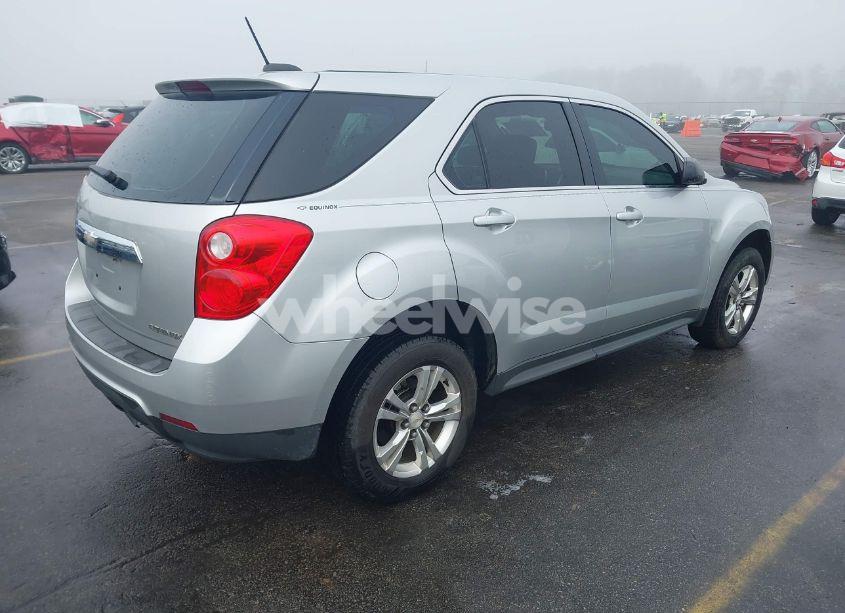 Photo 4 of 2015 Chevrolet Equinox LS (VIN 2GNALAEK3F1147624)