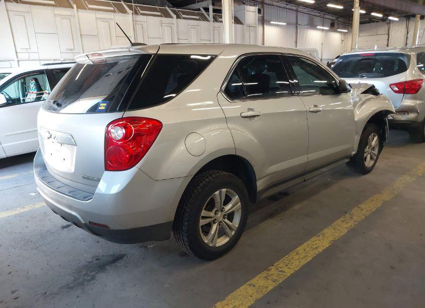 Photo 4 of 2015 Chevrolet Equinox LS (VIN 2GNALAEK3F6400234)