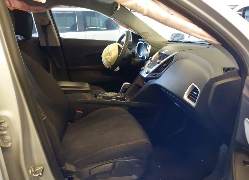 Photo 5 of 2015 Chevrolet Equinox LS (VIN 2GNALAEK3F6400234)