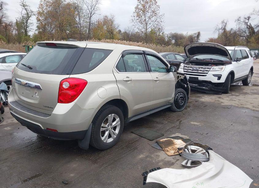 Photo 4 of 2015 Chevrolet Equinox LS (VIN 2GNALAEK4F1124496)
