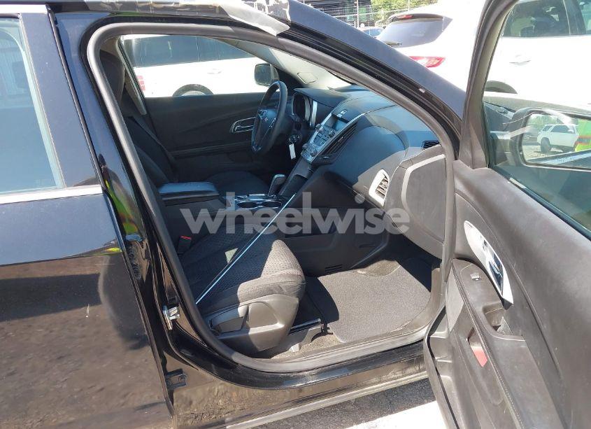 Photo 5 of 2015 Chevrolet Equinox LS (VIN 2GNALAEK4F1125079)