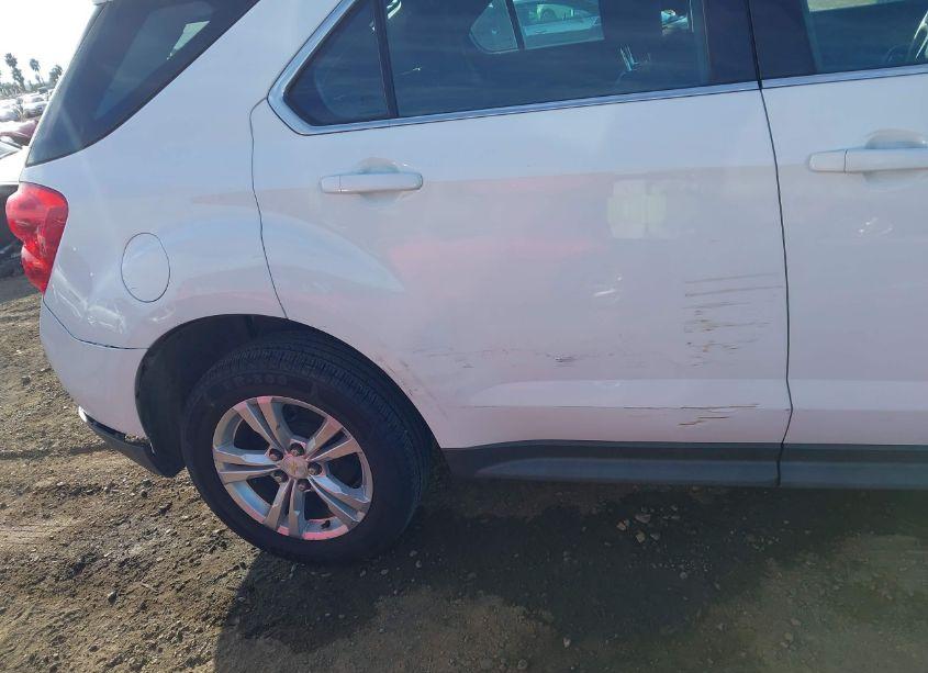 Photo 6 of 2014 Chevrolet Equinox LS (VIN 2GNALAEK5E1170529)