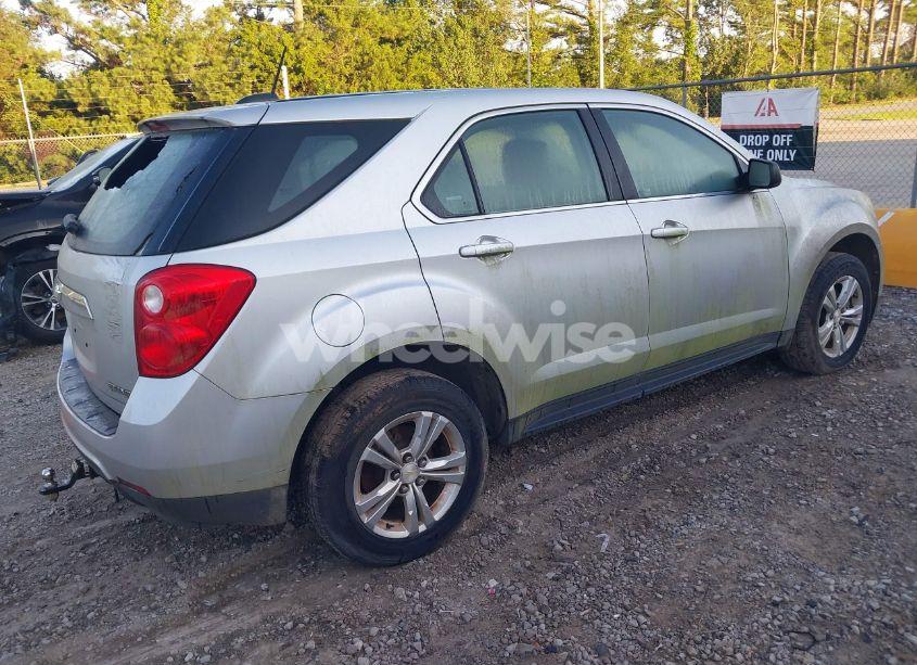 Photo 4 of 2015 Chevrolet Equinox LS (VIN 2GNALAEK5F1109120)