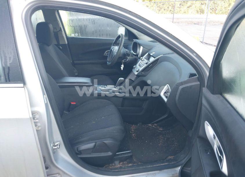 Photo 5 of 2015 Chevrolet Equinox LS (VIN 2GNALAEK5F1109120)