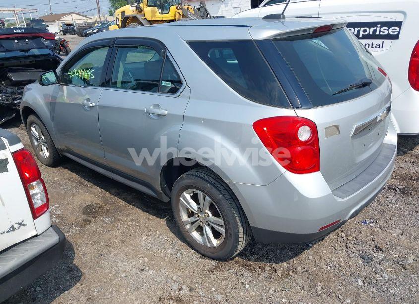 Photo 3 of 2015 Chevrolet Equinox LS (VIN 2GNALAEK6F1105402)