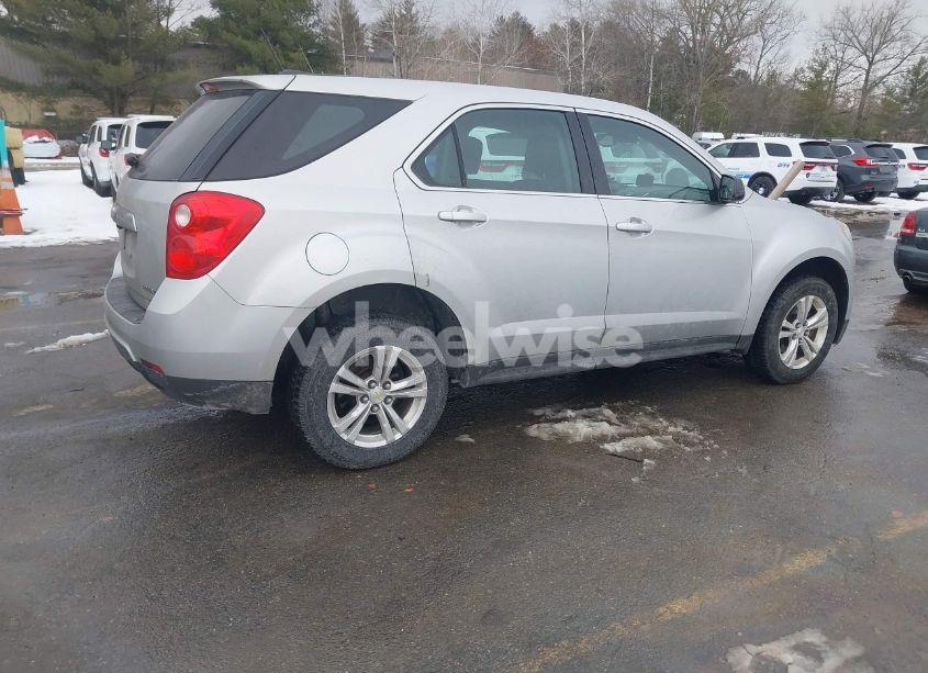 Photo 4 of 2015 Chevrolet Equinox LS (VIN 2GNALAEK6F1128646)