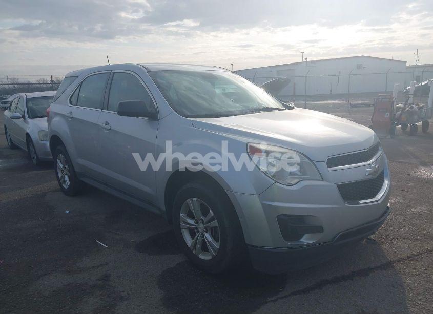 2015 Chevrolet Equinox LS (VIN 2GNALAEK6F6131565) main photo