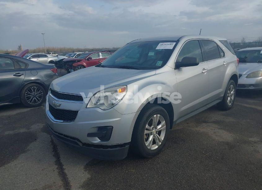 Photo 2 of 2015 Chevrolet Equinox LS (VIN 2GNALAEK6F6131565)