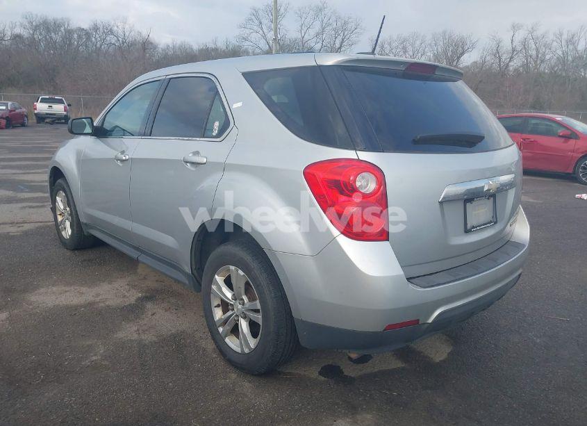 Photo 3 of 2015 Chevrolet Equinox LS (VIN 2GNALAEK6F6131565)