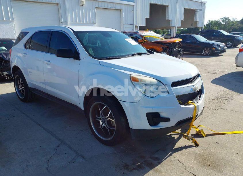 2015 Chevrolet Equinox LS (VIN 2GNALAEK7F1105392) main photo