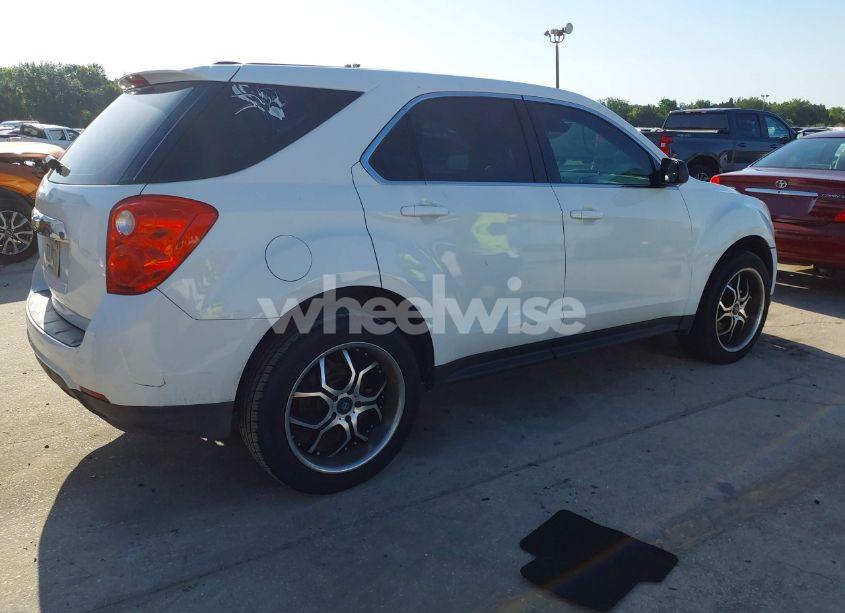 Photo 4 of 2015 Chevrolet Equinox LS (VIN 2GNALAEK7F1105392)