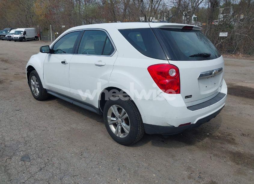 Photo 3 of 2015 Chevrolet Equinox LS (VIN 2GNALAEK7F1132883)