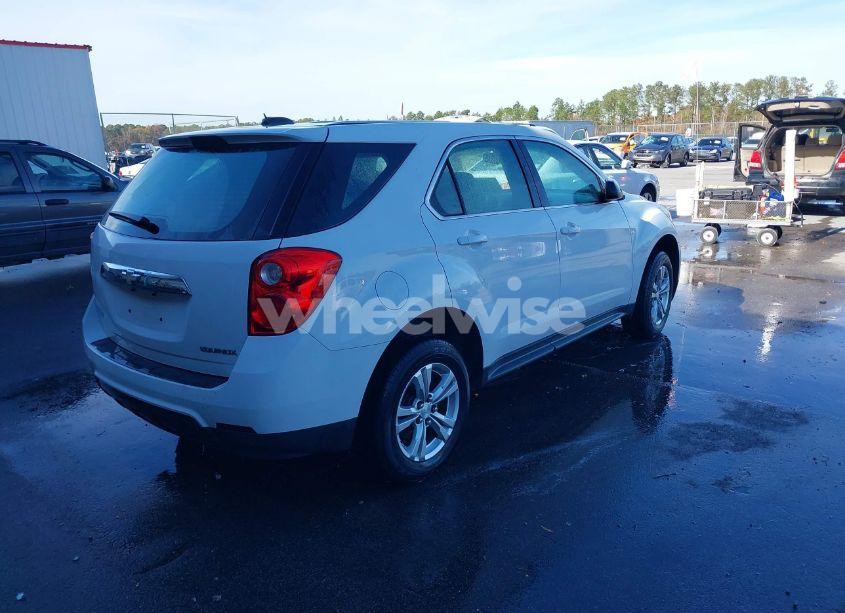 Photo 4 of 2015 Chevrolet Equinox LS (VIN 2GNALAEK7F1152230)