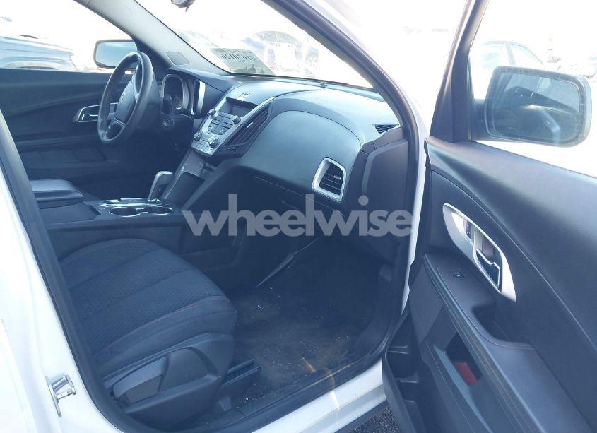 Photo 5 of 2015 Chevrolet Equinox LS (VIN 2GNALAEK7F1152230)