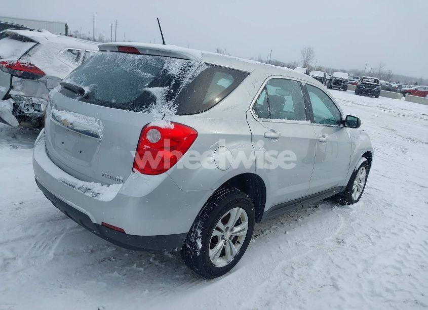 Photo 4 of 2015 Chevrolet Equinox LS (VIN 2GNALAEK7F6369506)