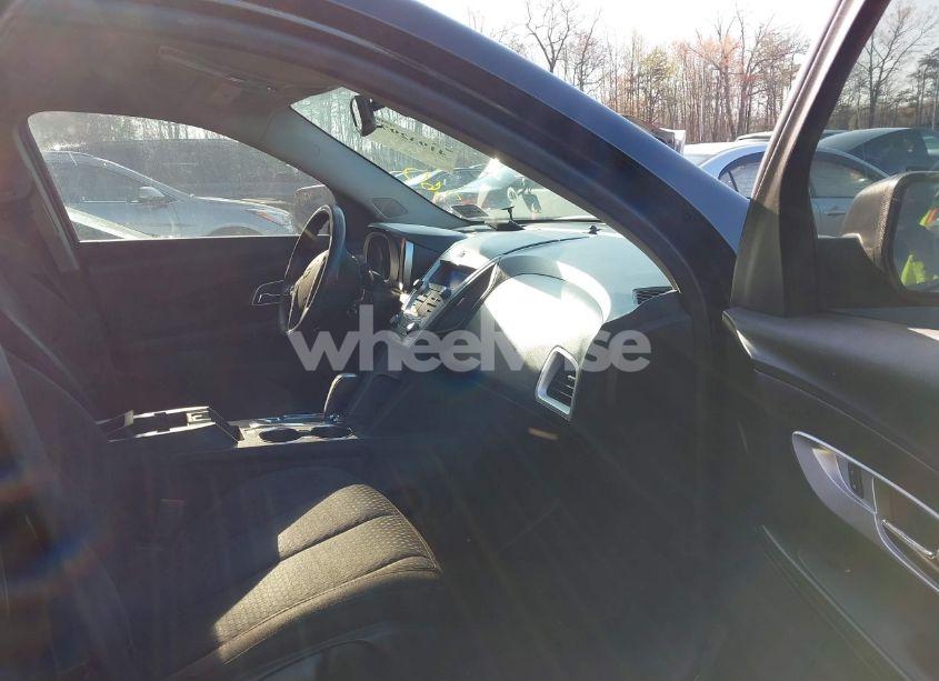 Photo 5 of 2015 Chevrolet Equinox LS (VIN 2GNALAEK7F6390016)