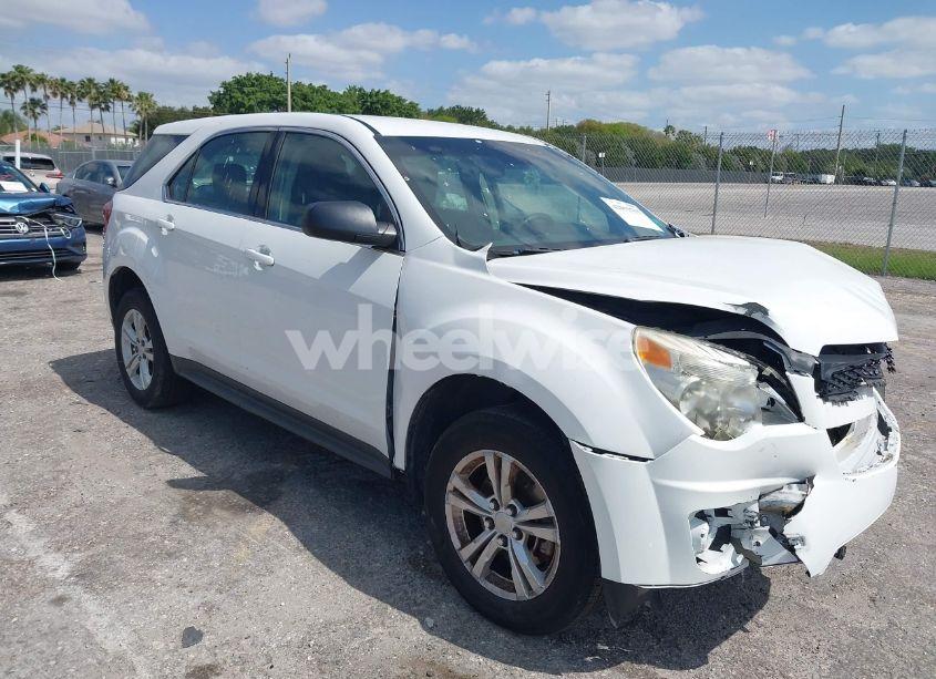 2015 Chevrolet Equinox LS (VIN 2GNALAEK8F1155802) main photo