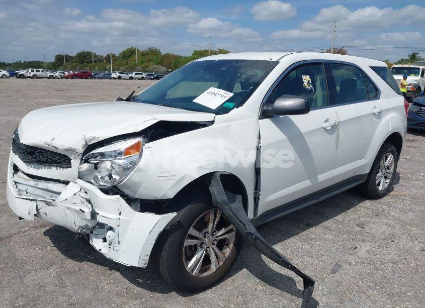 Photo 2 of 2015 Chevrolet Equinox LS (VIN 2GNALAEK8F1155802)