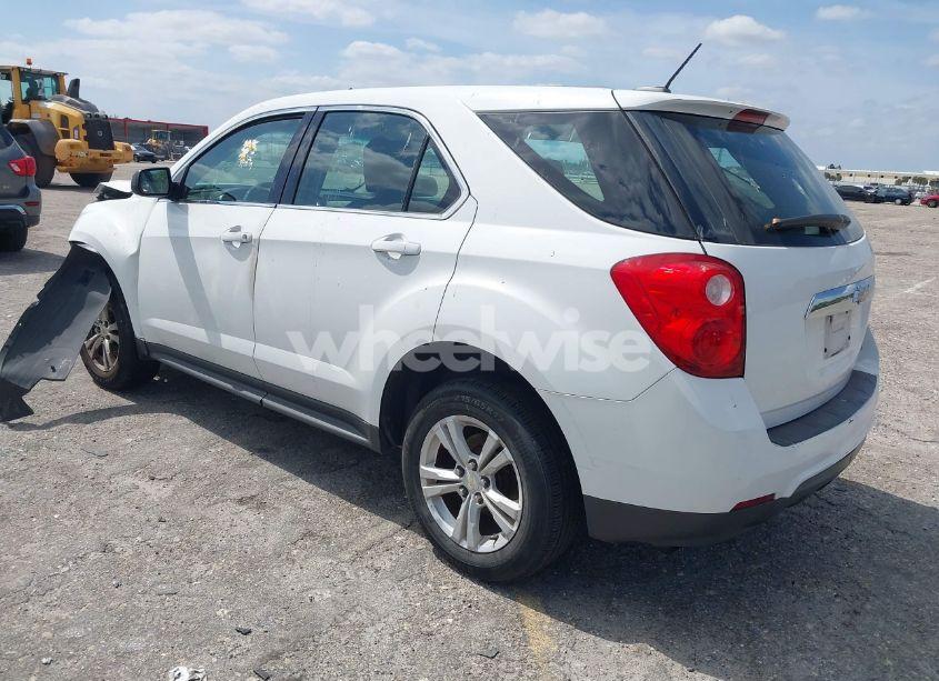 Photo 3 of 2015 Chevrolet Equinox LS (VIN 2GNALAEK8F1155802)