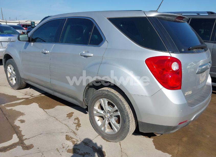Photo 3 of 2015 Chevrolet Equinox LS (VIN 2GNALAEK8F1179193)