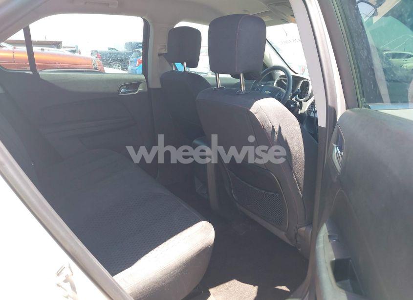 Photo 8 of 2015 Chevrolet Equinox LS (VIN 2GNALAEK8F6370308)