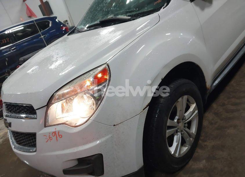 Photo 6 of 2014 Chevrolet Equinox LS (VIN 2GNALAEK9E6157849)