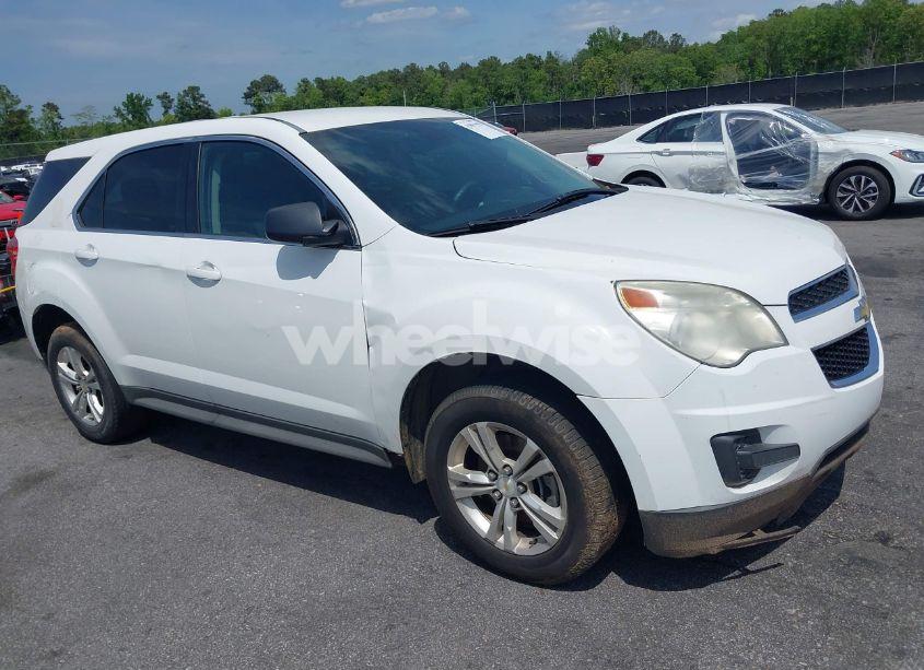2015 Chevrolet Equinox LS (VIN 2GNALAEK9F1179932) main photo