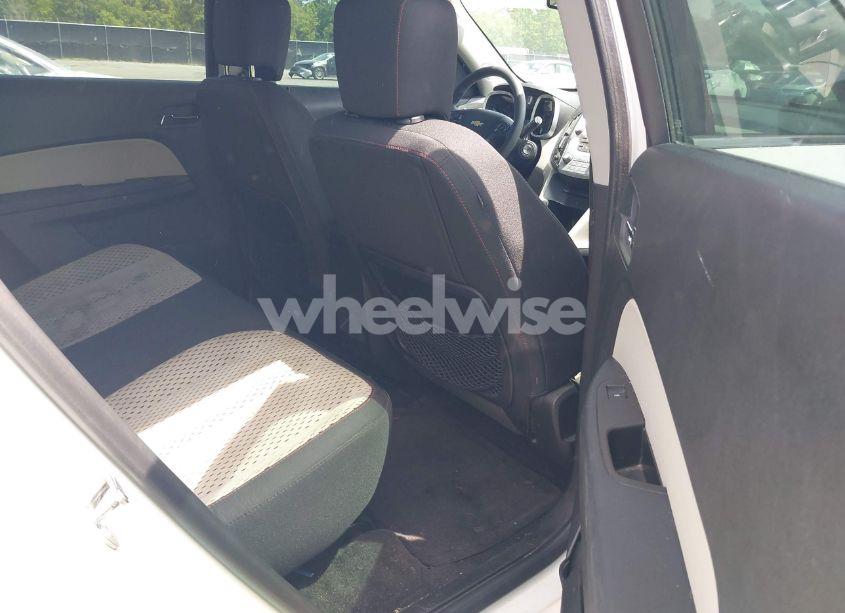 Photo 8 of 2015 Chevrolet Equinox LS (VIN 2GNALAEK9F1179932)