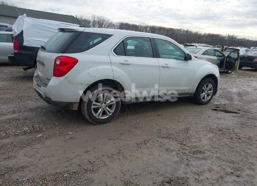 Photo 4 of 2015 Chevrolet Equinox LS (VIN 2GNALAEK9F6360550)