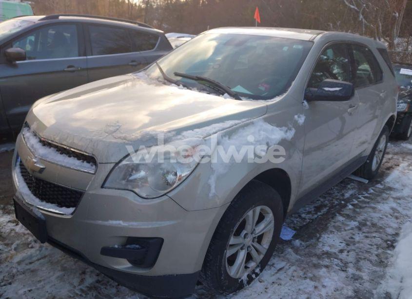 Photo 2 of 2015 Chevrolet Equinox LS (VIN 2GNALAEK9F6398456)