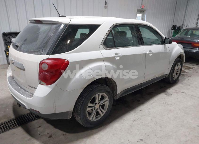 Photo 4 of 2014 Chevrolet Equinox LS (VIN 2GNALAEKXE6174840)