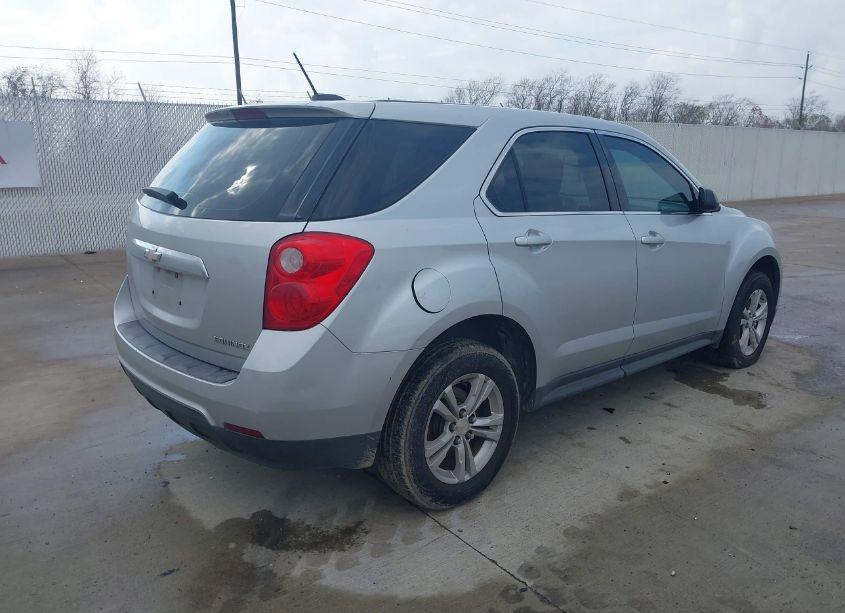 Photo 4 of 2015 Chevrolet Equinox LS (VIN 2GNALAEKXF1104494)