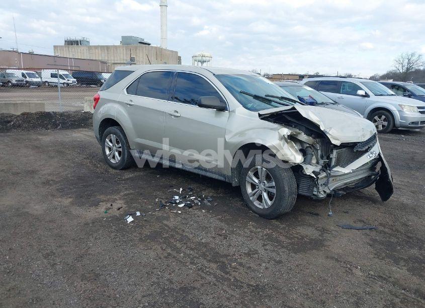 2015 Chevrolet Equinox LS (VIN 2GNALAEKXF1104835) main photo