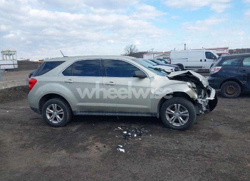 Photo 13 of 2015 Chevrolet Equinox LS (VIN 2GNALAEKXF1104835)