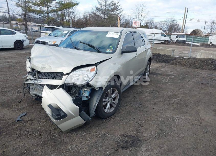 Photo 2 of 2015 Chevrolet Equinox LS (VIN 2GNALAEKXF1104835)