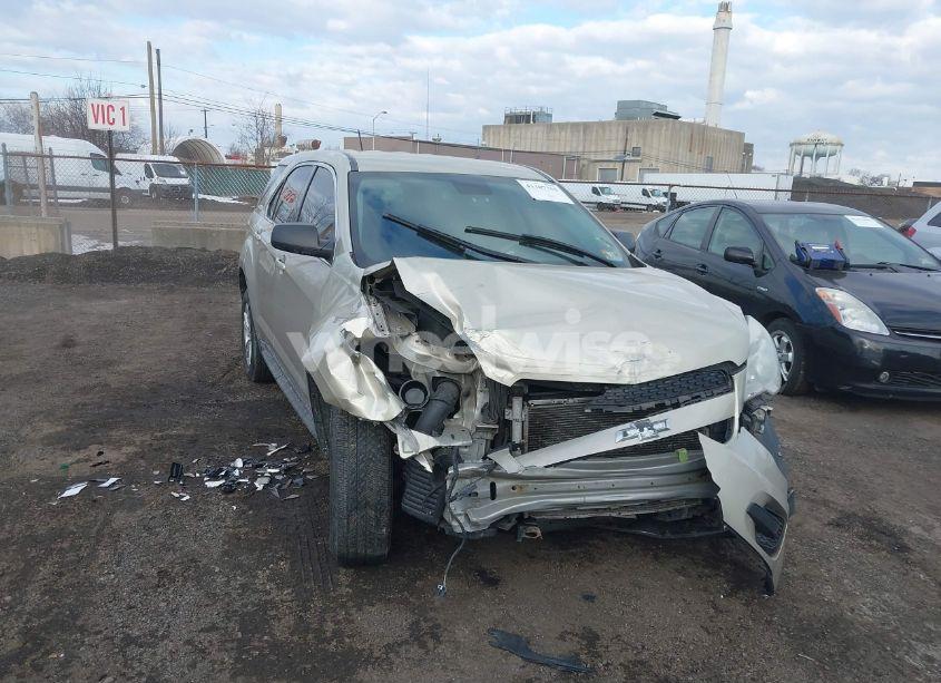 Photo 6 of 2015 Chevrolet Equinox LS (VIN 2GNALAEKXF1104835)