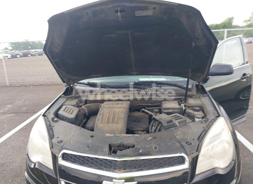 Photo 10 of 2015 Chevrolet Equinox LS (VIN 2GNALAEKXF1118881)