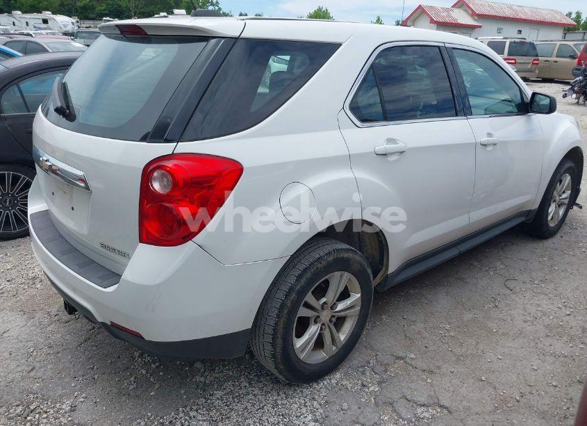 Photo 4 of 2015 Chevrolet Equinox LS (VIN 2GNALAEKXF1180703)