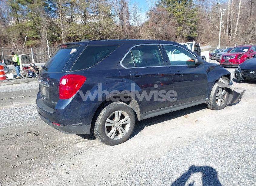 Photo 4 of 2015 Chevrolet Equinox LS (VIN 2GNALAEKXF6127339)
