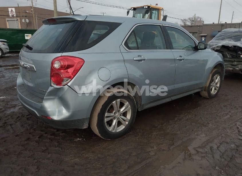 Photo 4 of 2015 Chevrolet Equinox LS (VIN 2GNALAEKXF6176167)