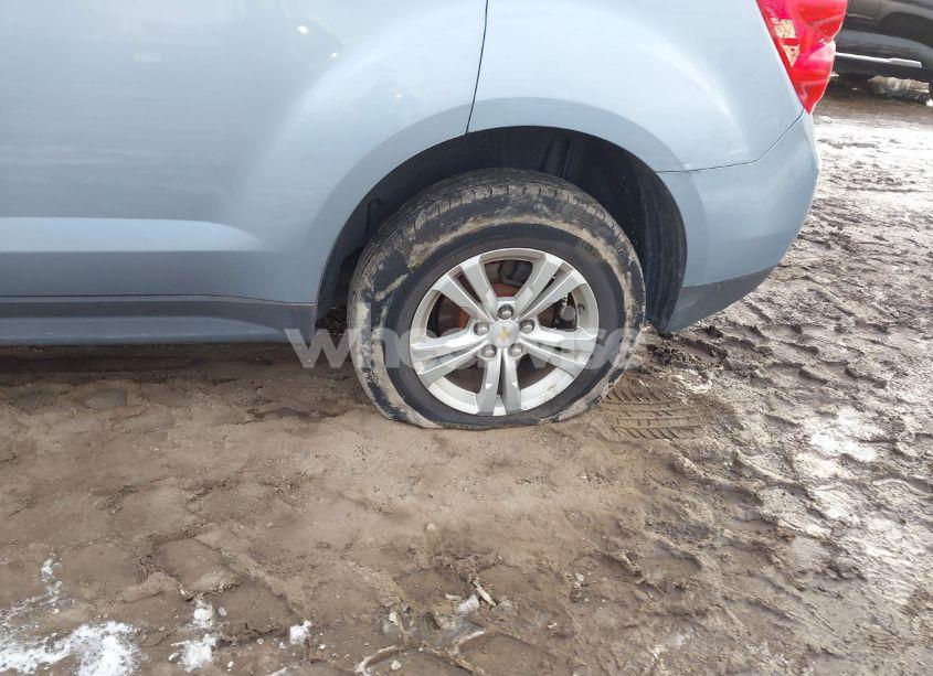 Photo 6 of 2015 Chevrolet Equinox LS (VIN 2GNALAEKXF6176167)