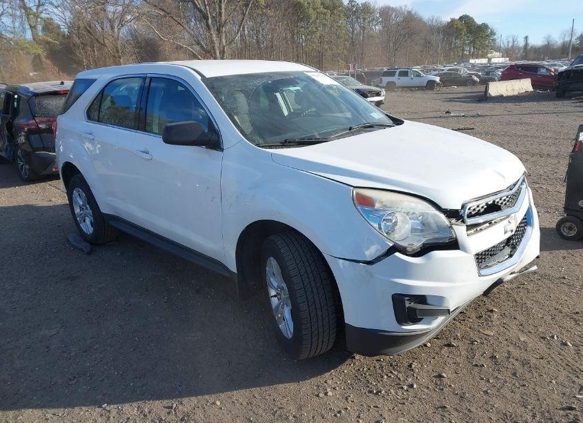 2015 Chevrolet Equinox LS (VIN 2GNALAEKXF6346009) main photo