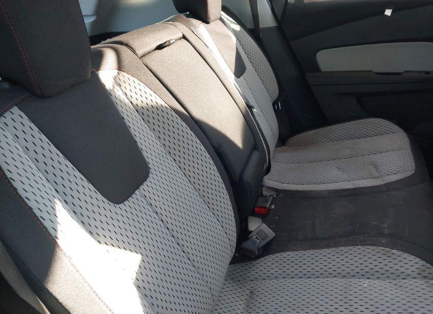 Photo 8 of 2015 Chevrolet Equinox LS (VIN 2GNALAEKXF6346009)