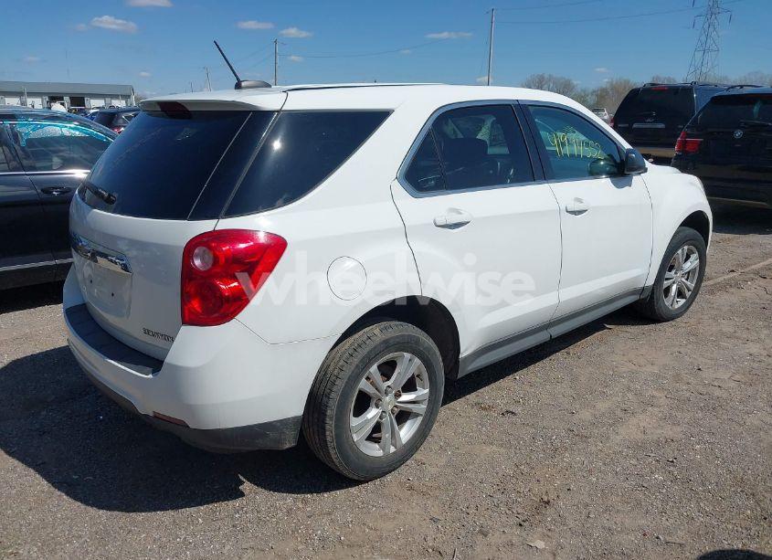 Photo 4 of 2015 Chevrolet Equinox LS (VIN 2GNALAEKXF6354062)