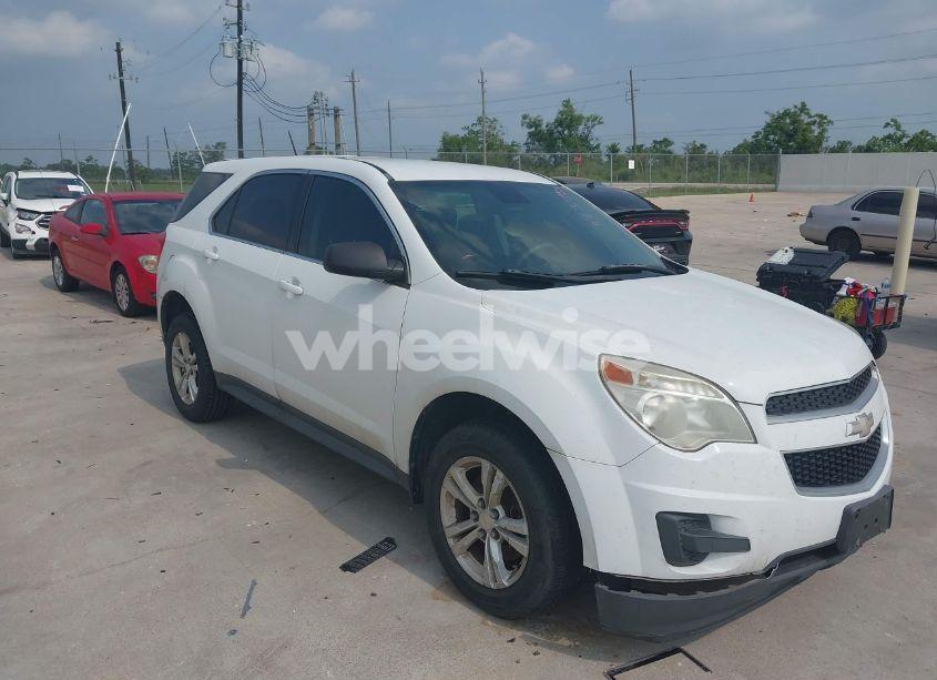 2015 Chevrolet Equinox LS (VIN 2GNALAEKXF6382783) main photo