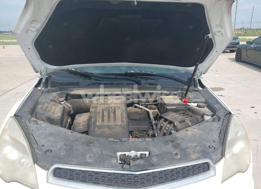 Photo 10 of 2015 Chevrolet Equinox LS (VIN 2GNALAEKXF6382783)