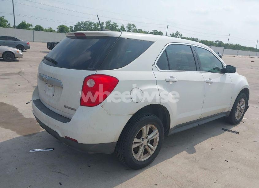 Photo 4 of 2015 Chevrolet Equinox LS (VIN 2GNALAEKXF6382783)